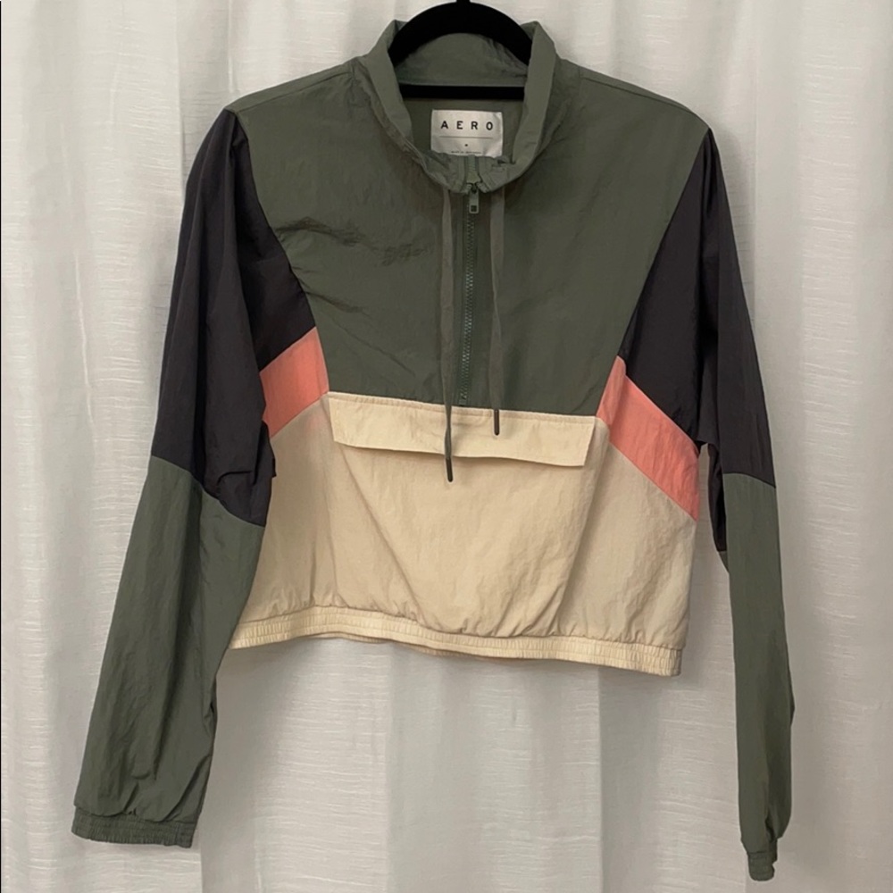 Aero - cropped wind breaker